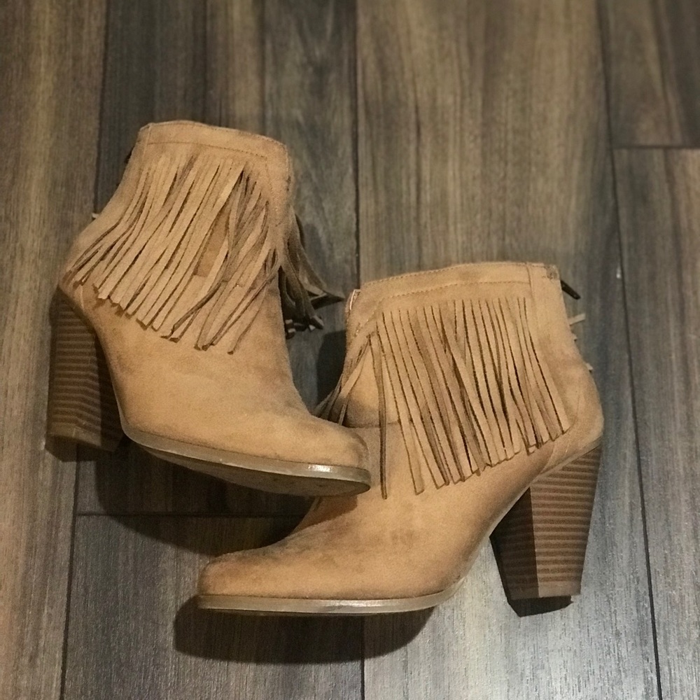 Tan Fringe detail boutique heels size 7 1/2